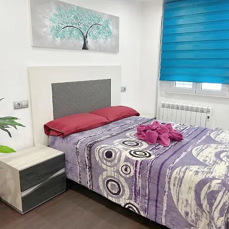 Apartamento Nuevo 8 Minutos Ayuntamiento, 10 Catedral, Wifi *