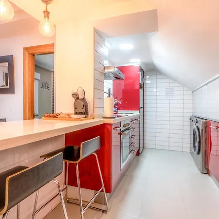 Apartamento Nuevo 8 Minutos Ayuntamiento, 10 Catedral, Wifi